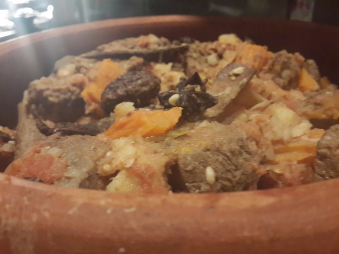 Braised Beef with Tomato Sauce