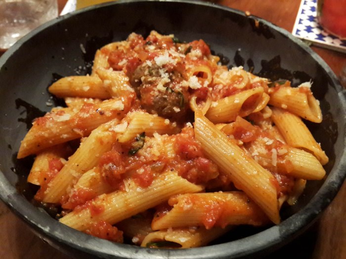 Meatball and Pasta in Tomato sauce